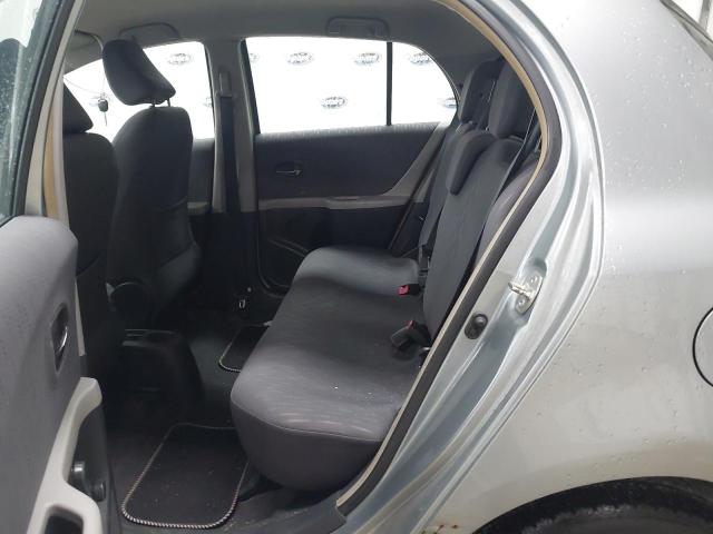 2010 TOYOTA YARIS TR V
