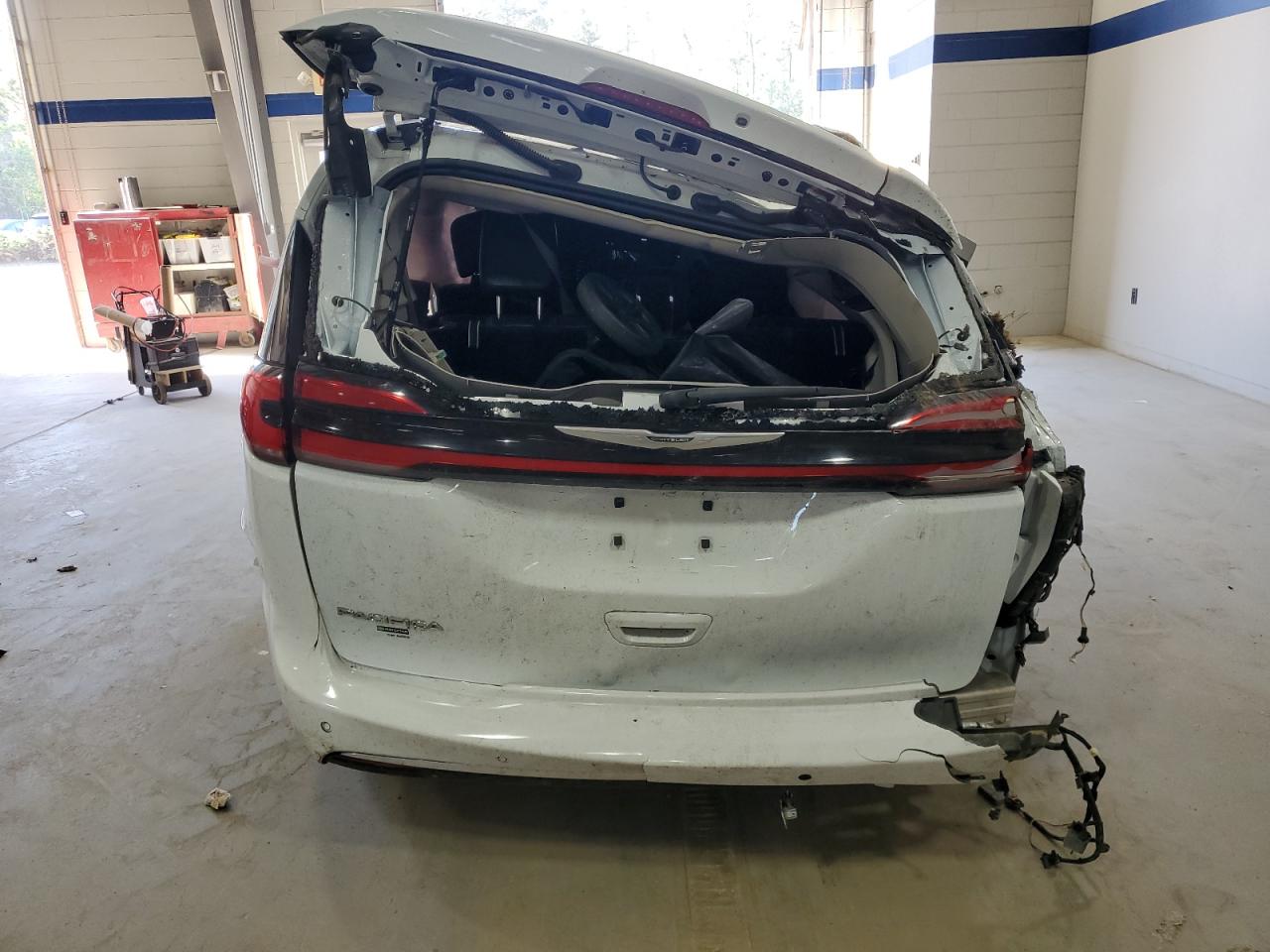 2023 Chrysler Pacifica Touring L VIN: 2C4RC1BGXPR532242 Lot: 53325545