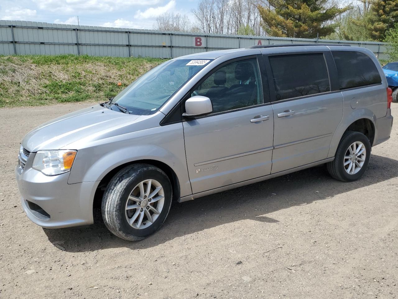 2016 Dodge Grand Caravan Sxt for Sale in Davison, MI - Front End