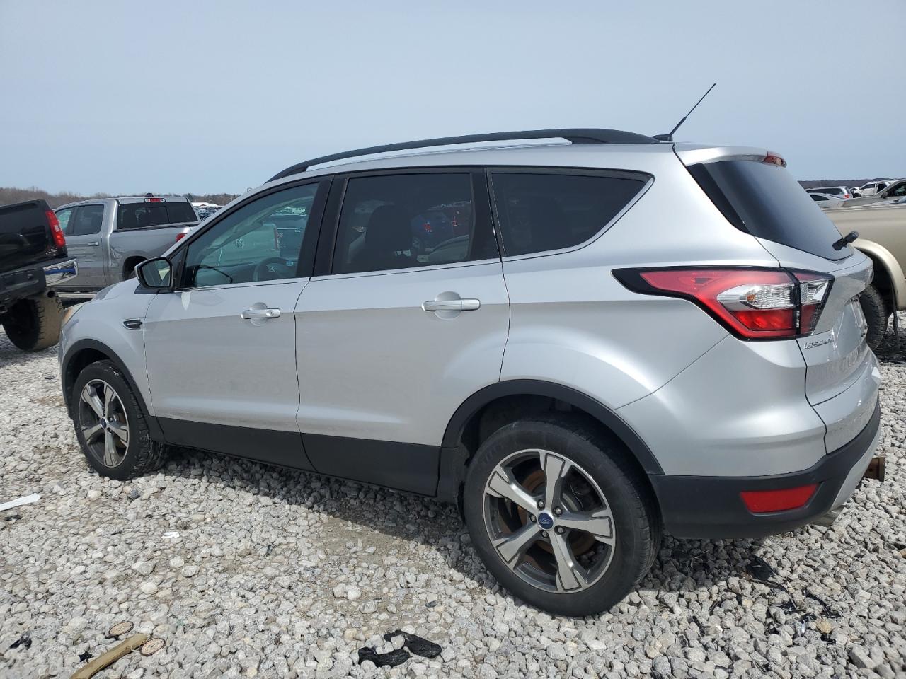 1FMCU9G90HUB99898 FORD ESCAPE 2017