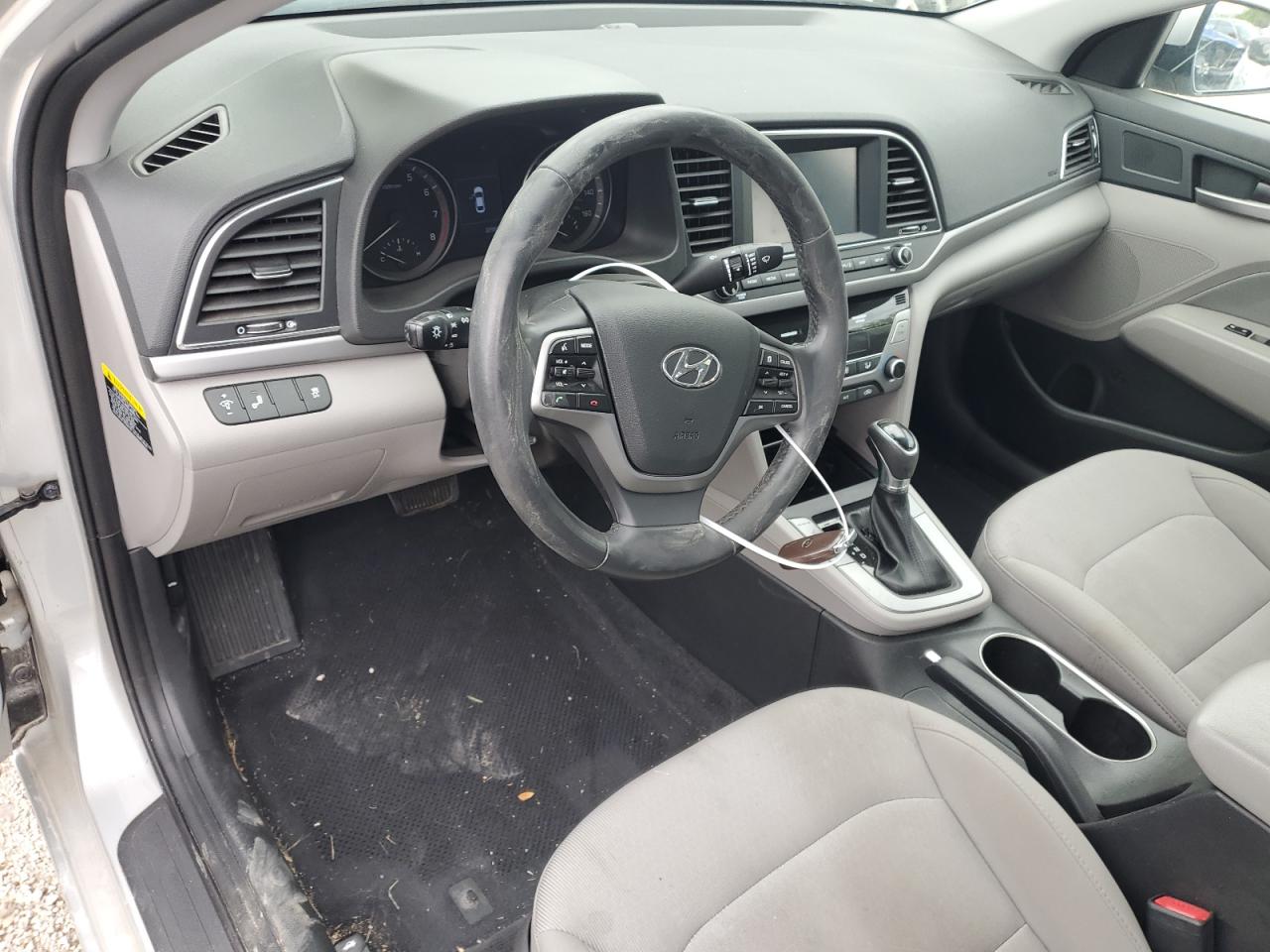 2018 Hyundai Elantra - Image 8