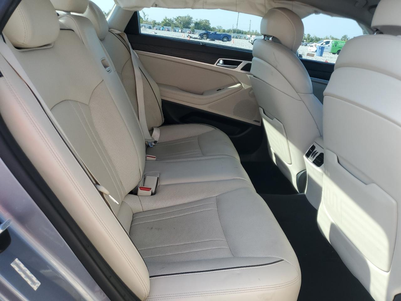 2015 Hyundai Genesis 3.8L VIN: KMHGN4JE3FU028843 Lot: 54317905