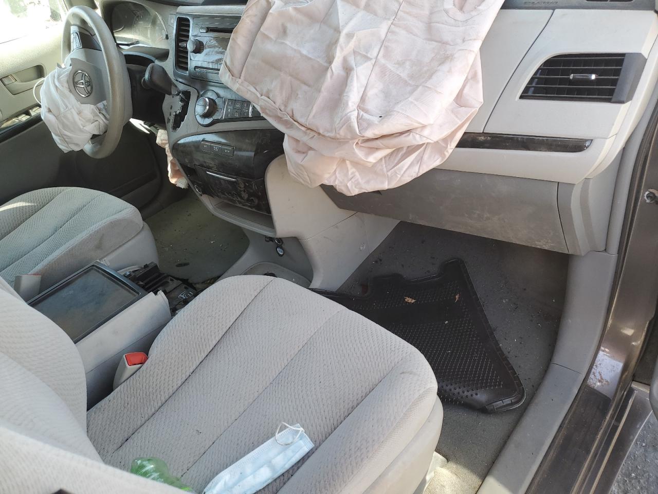 5TDKK3DC0DS333472 2013 Toyota Sienna Le