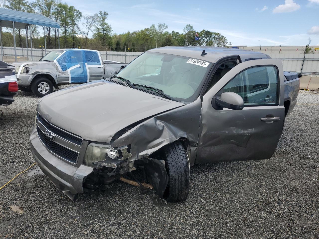 2007 Chevrolet Avalanche C1500 for Sale in Spartanburg, SC - Front End