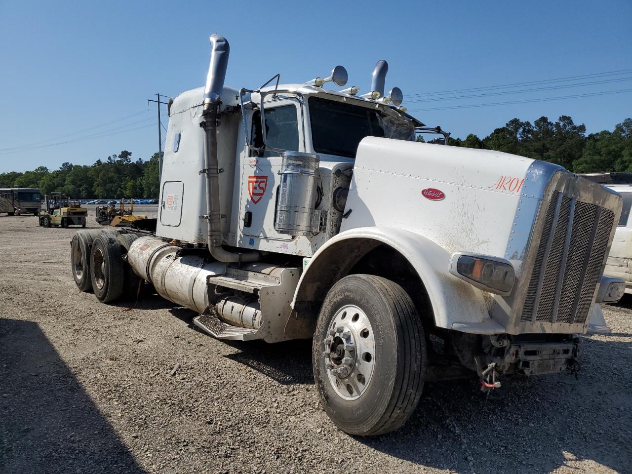 2015 Peterbilt 389 Semi Truck за продажба в Greenwell Springs, LA - Front End