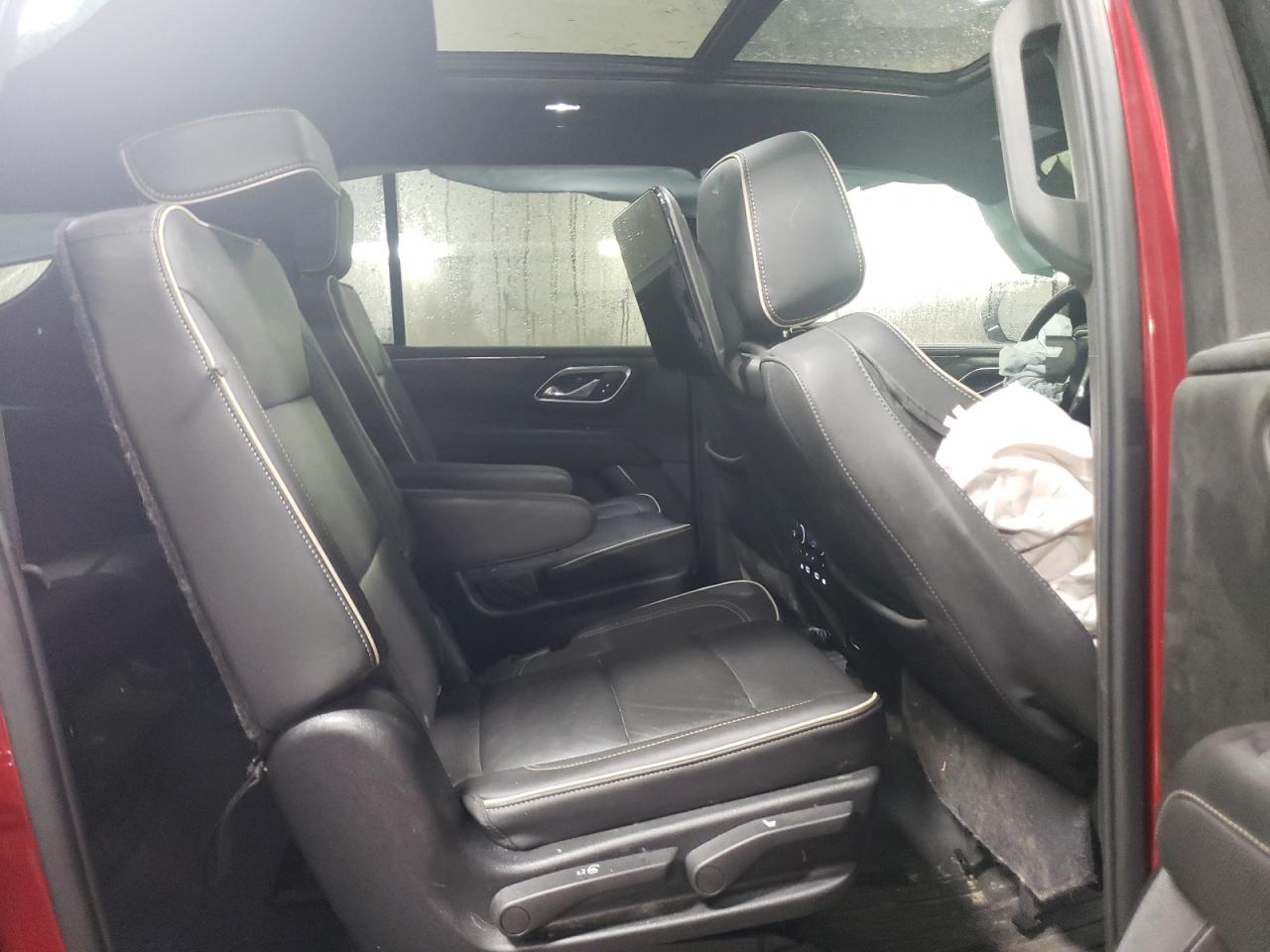 2021 Chevrolet Suburban K1500 Premier VIN: 1GNSKFKD2MR288263 Lot: 51673415