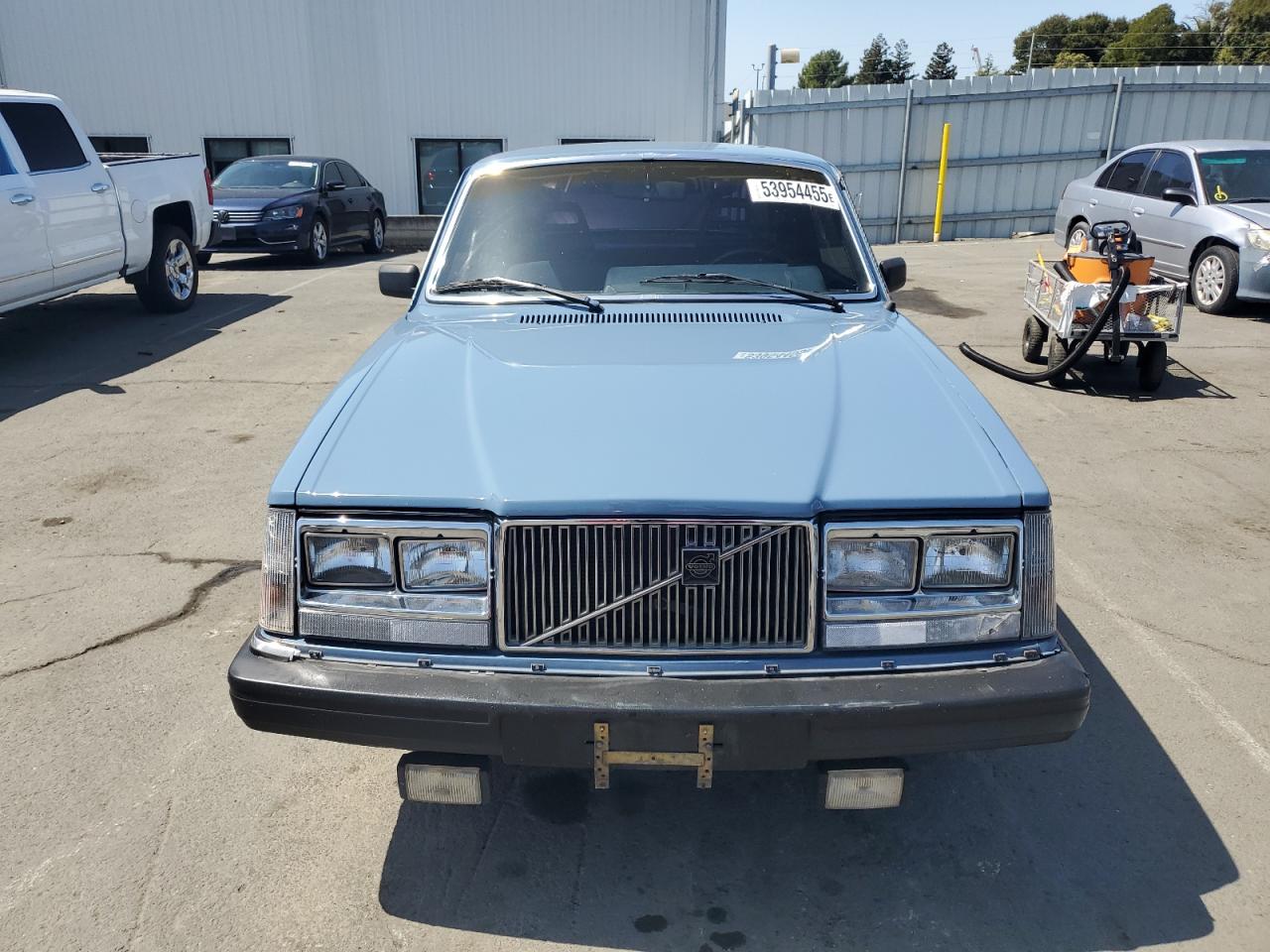 1983 Volvo 240 at CA - Vallejo: YV1AX8829D2****** - Copart