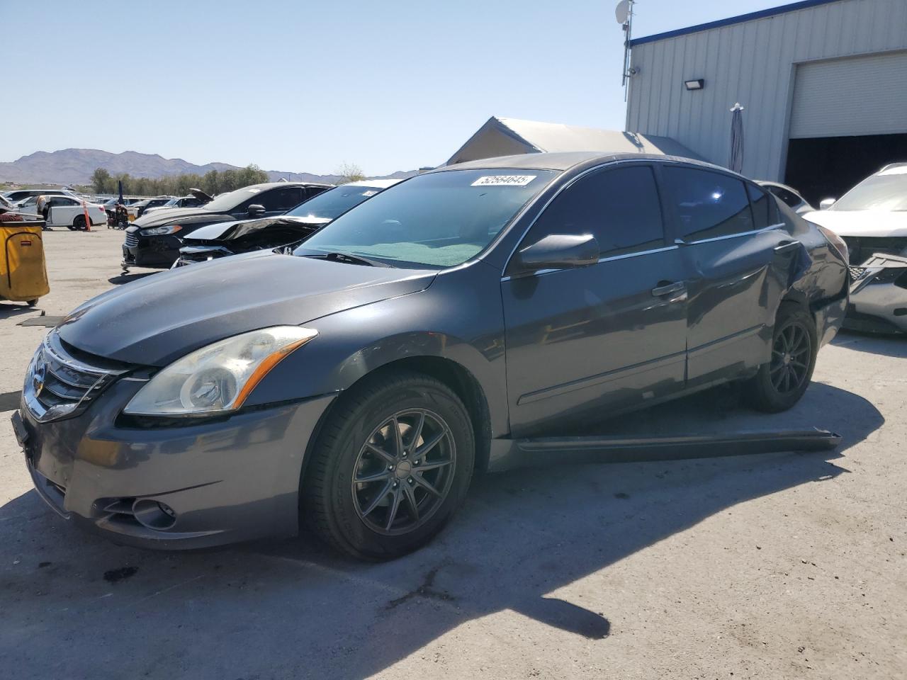 2010 Nissan Altima Base for Sale in Las Vegas, NV - Side