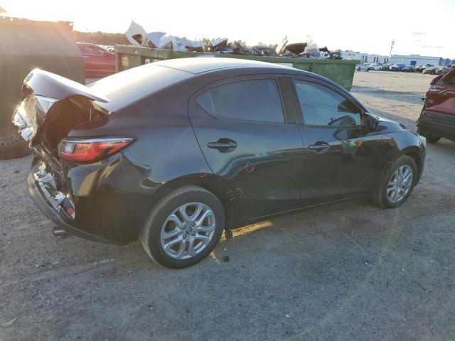  TOYOTA YARIS 2017 Black
