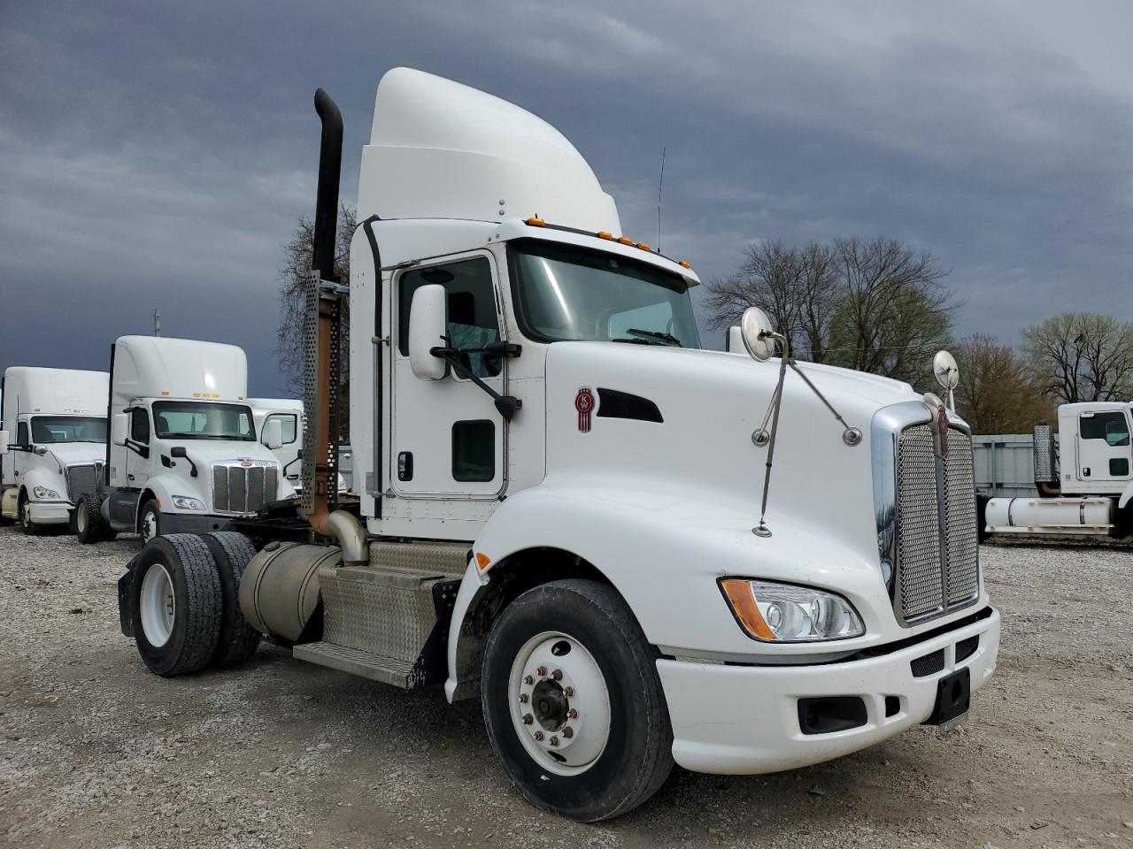 2013 Kenworth T660 Semi Truck للبيع في Rogersville، MO - Normal Wear