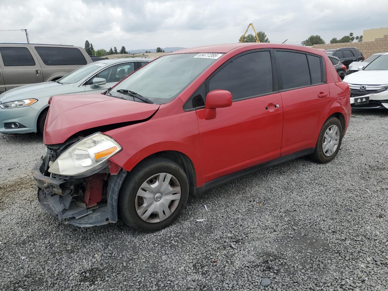 2011 Nissan Versa S იყიდება Mentone-ში, CA - Front End