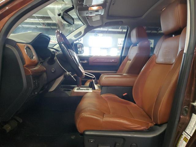 Pickups TOYOTA TUNDRA 2017 Brązowy