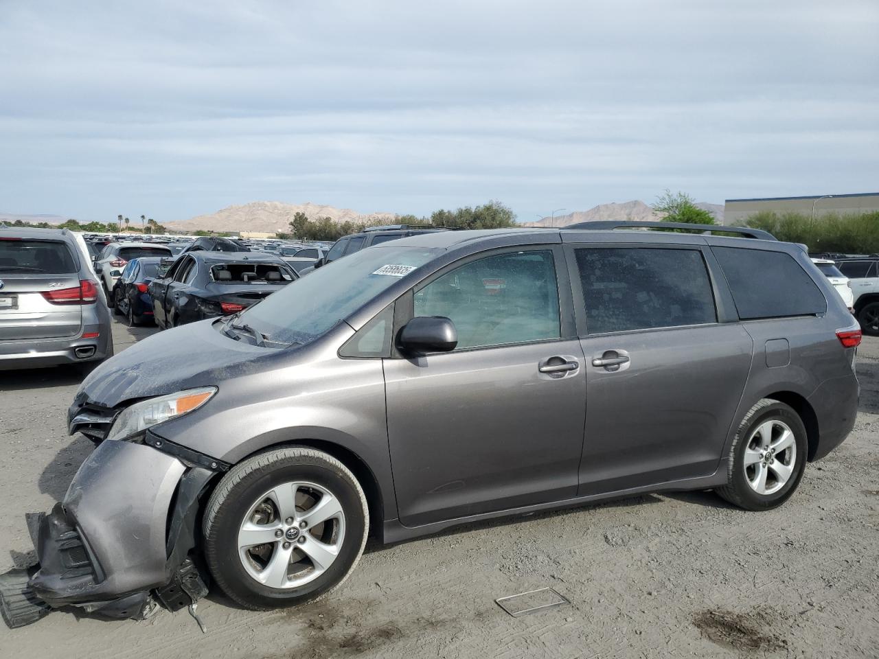 2019 Toyota Sienna Le for Sale in Las Vegas, NV - Front End