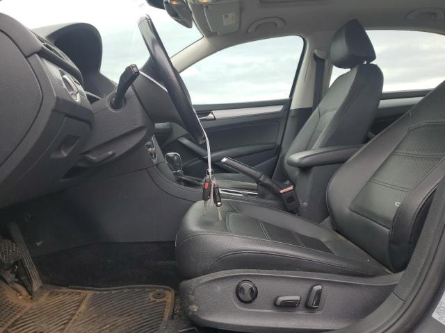 Sedans VOLKSWAGEN PASSAT 2013 Szary