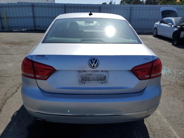  VOLKSWAGEN PASSAT 2013 Srebrny