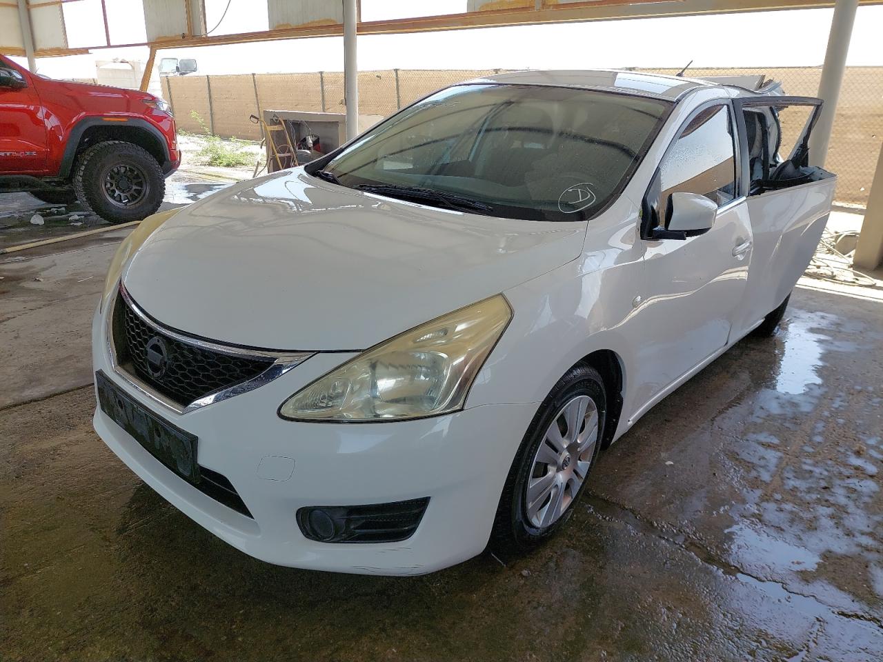 MNTBC2C98G6010913 - 2016 Nissan Tiida - #undefined