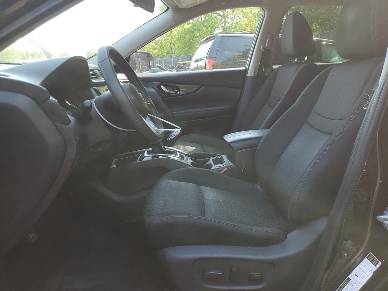 KNMAT2MT6JP581458 NISSAN ROGUE 2018