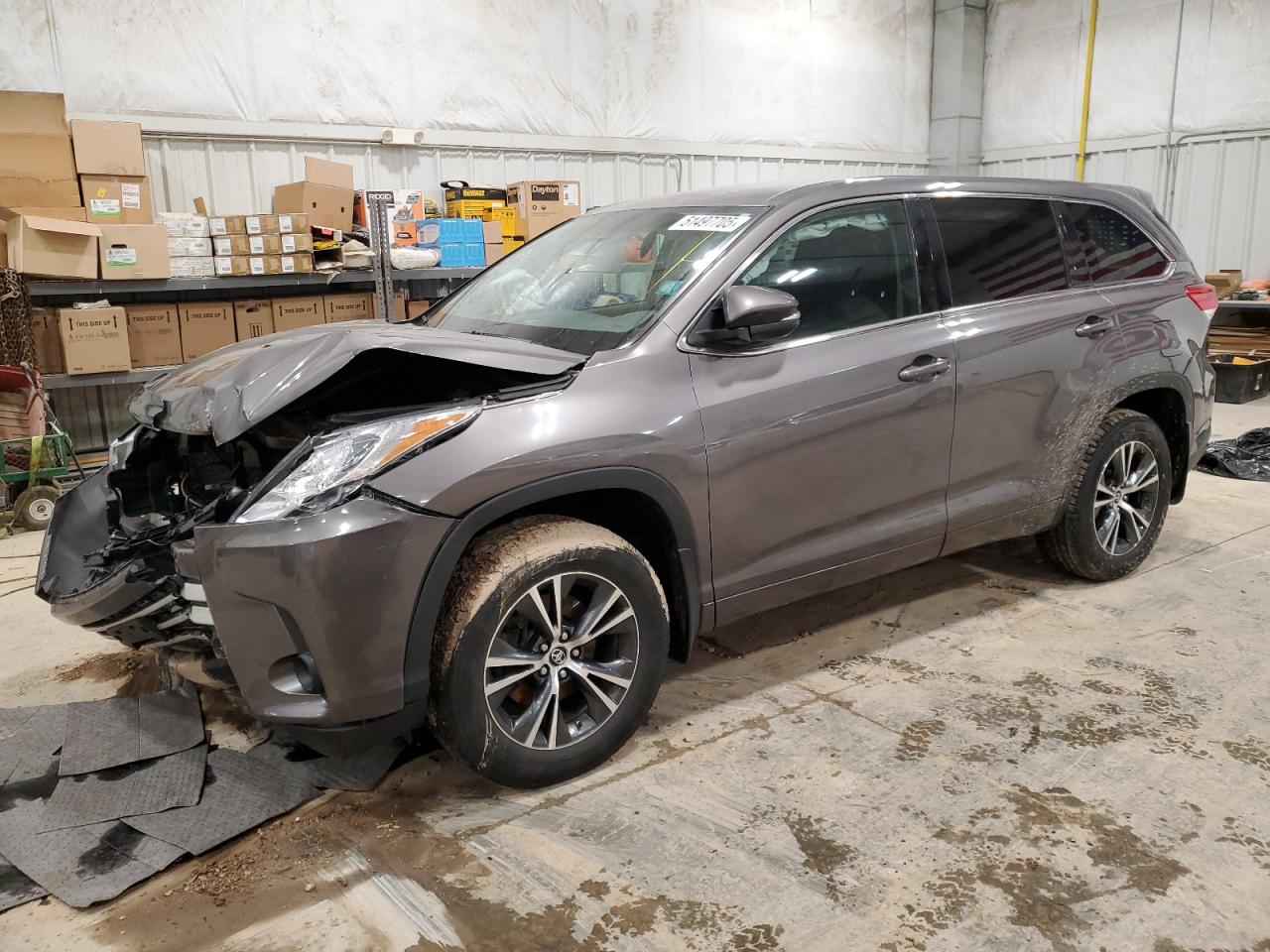 2017 Toyota Highlander Le იყიდება Milwaukee-ში, WI - Front End