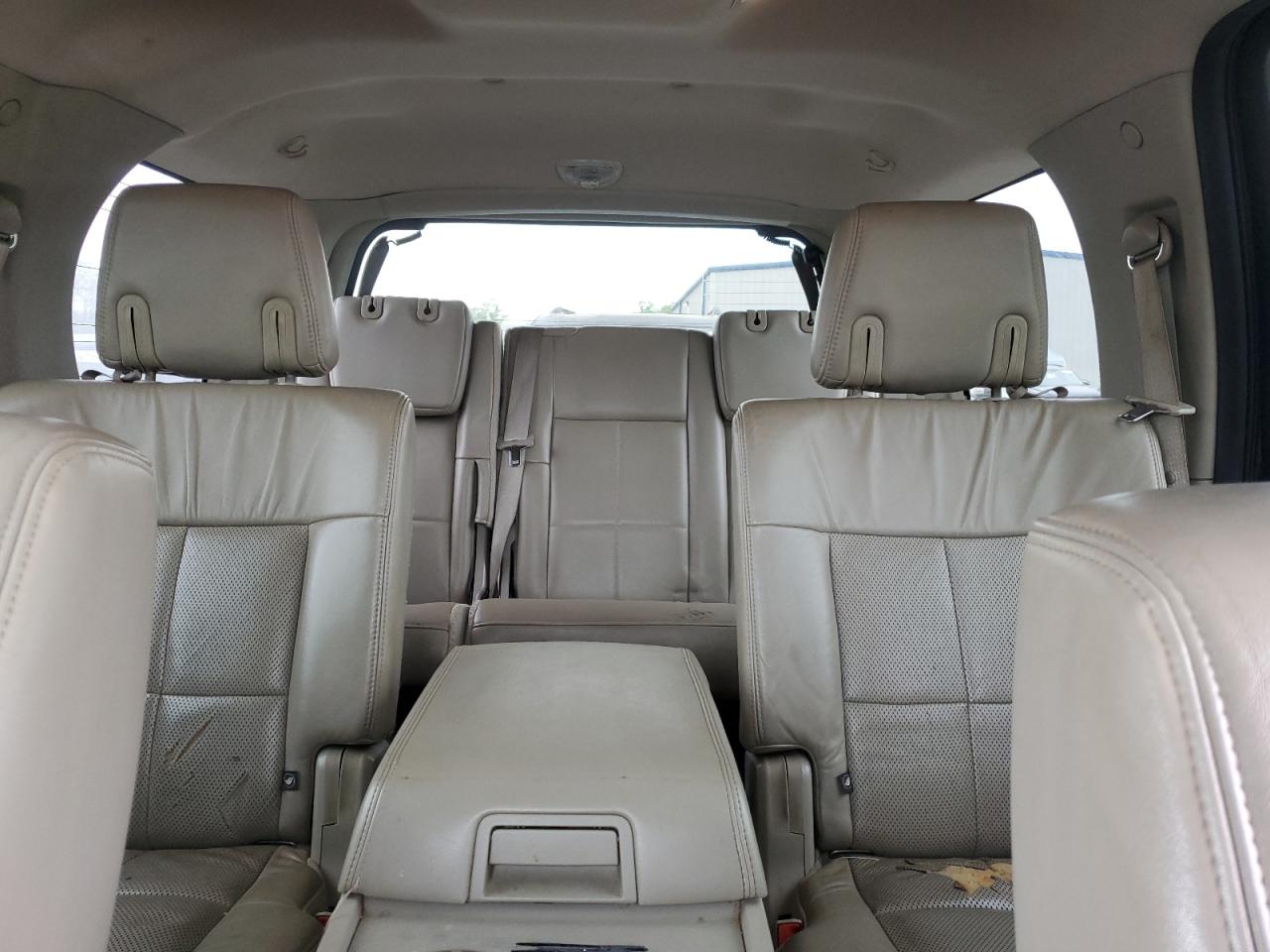 2011 Lincoln Navigator VIN: 5LMJJ2J5XBEJ04548 Lot: 52440525