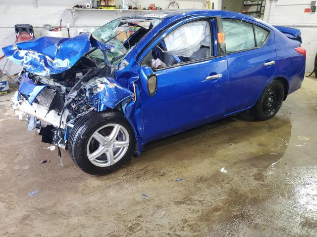  NISSAN VERSA 2015 Granatowy