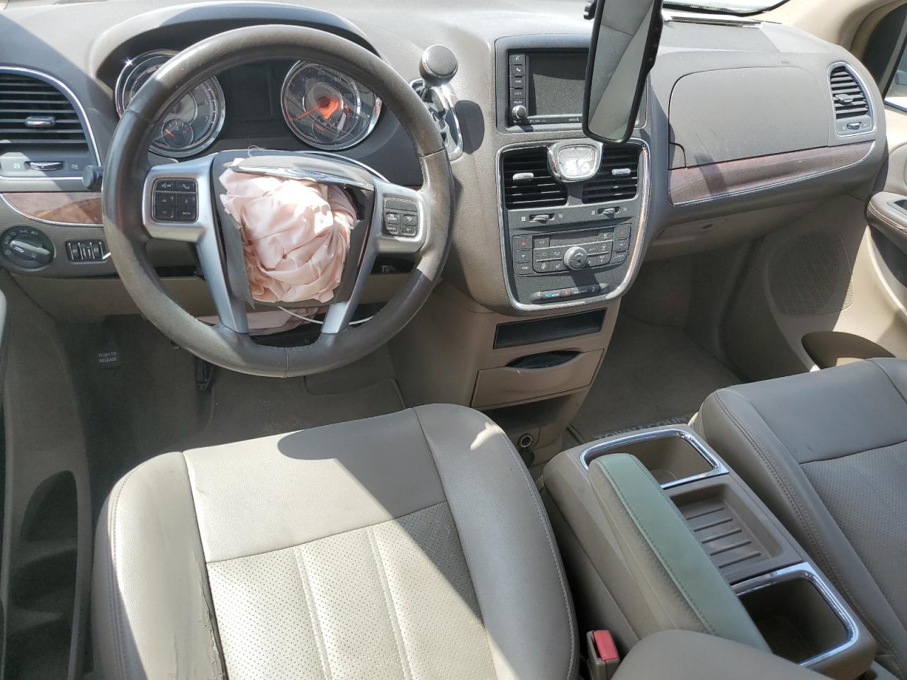2011 Chrysler Town & Country Touring L VIN: 2A4RR8DG3BR704456 Lot: 54870065