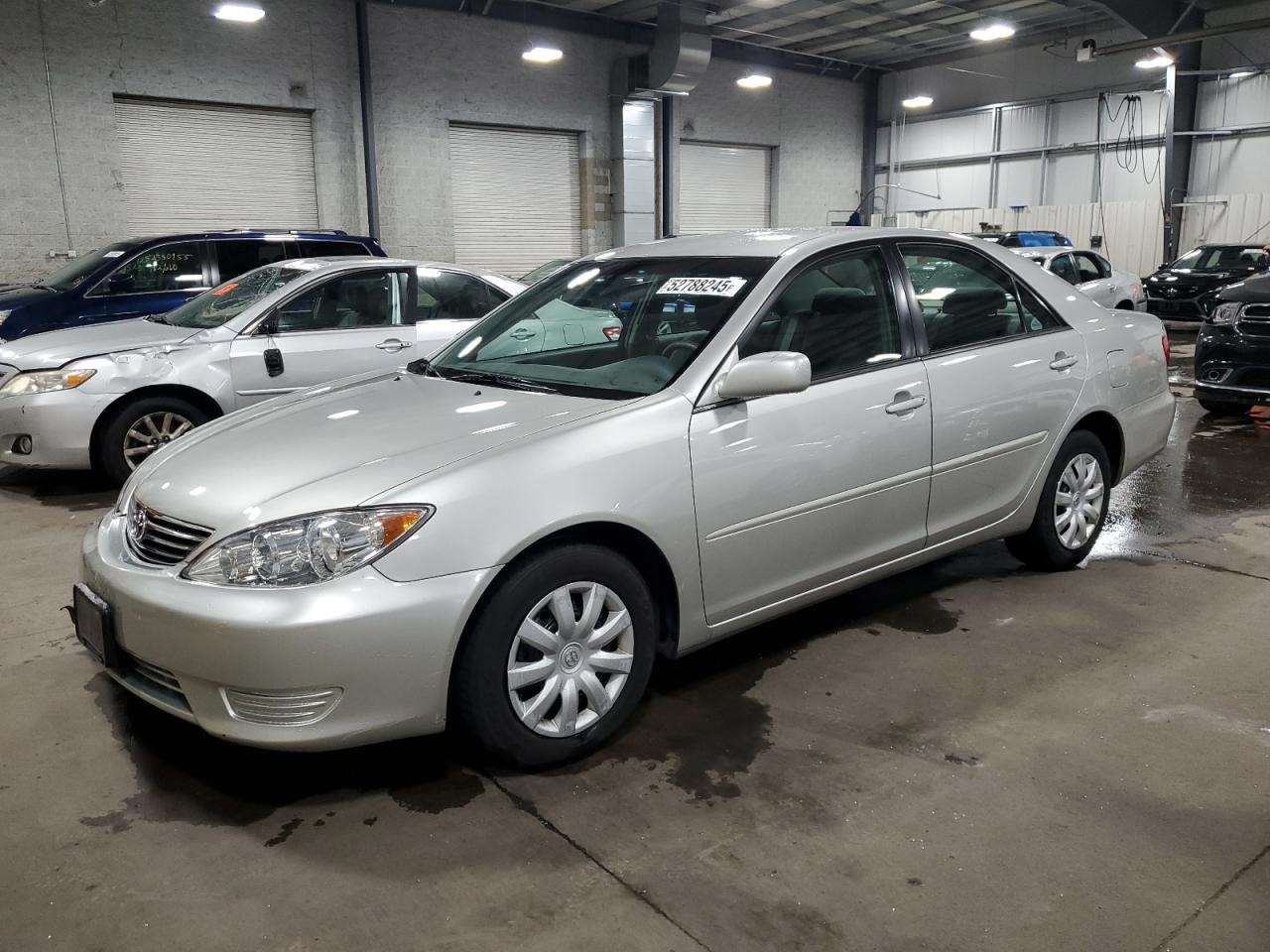 2005 Toyota Camry Le იყიდება Ham Lake-ში, MN - Front End