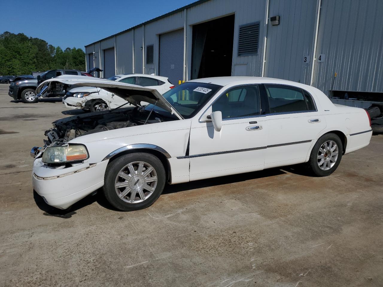 2004 Lincoln Town Car Executive იყიდება Gaston-ში, SC - Front End