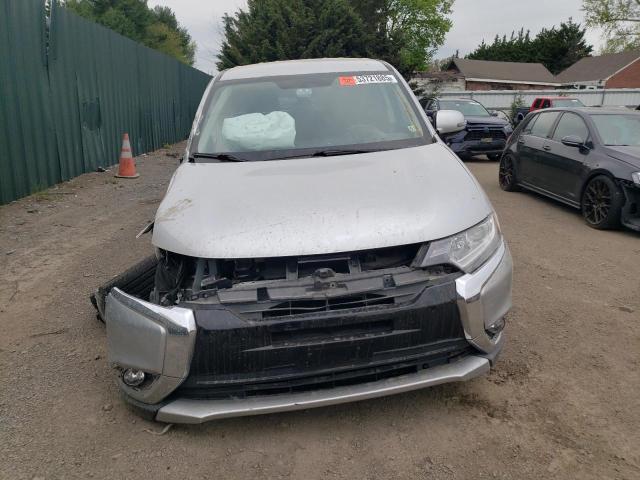  MITSUBISHI OUTLANDER 2018 Srebrny