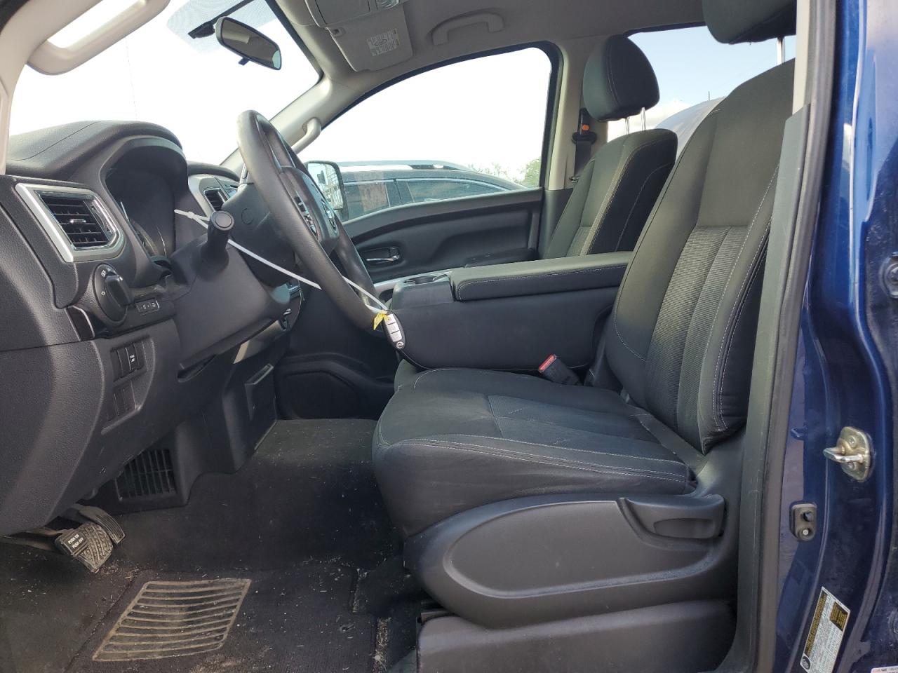 1n6ba1f32hn531421 1N6BA1F32HN531421 2017 Nissan Titan Xd S
