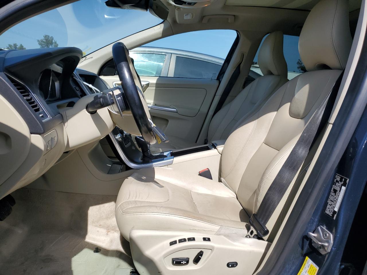 2015 Volvo Xc60 T6 Premier VIN: YV449MDK2F2692847 Lot: 52751145