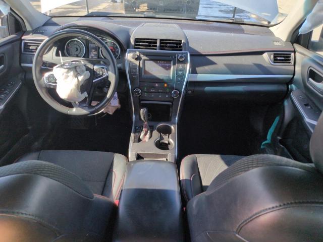  TOYOTA CAMRY 2017 Srebrny