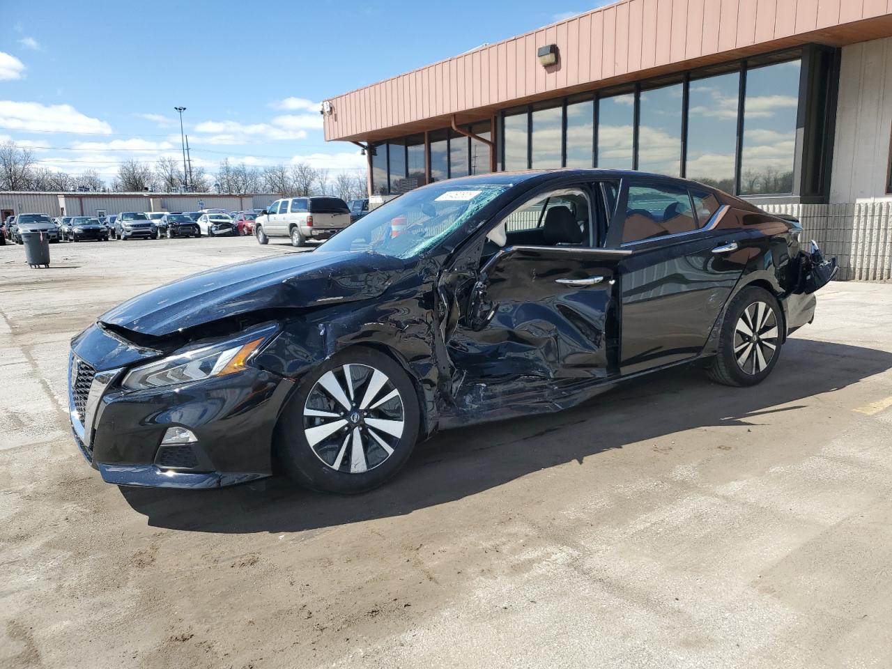 2021 Nissan Altima Sv იყიდება Fort Wayne-ში, IN - All Over