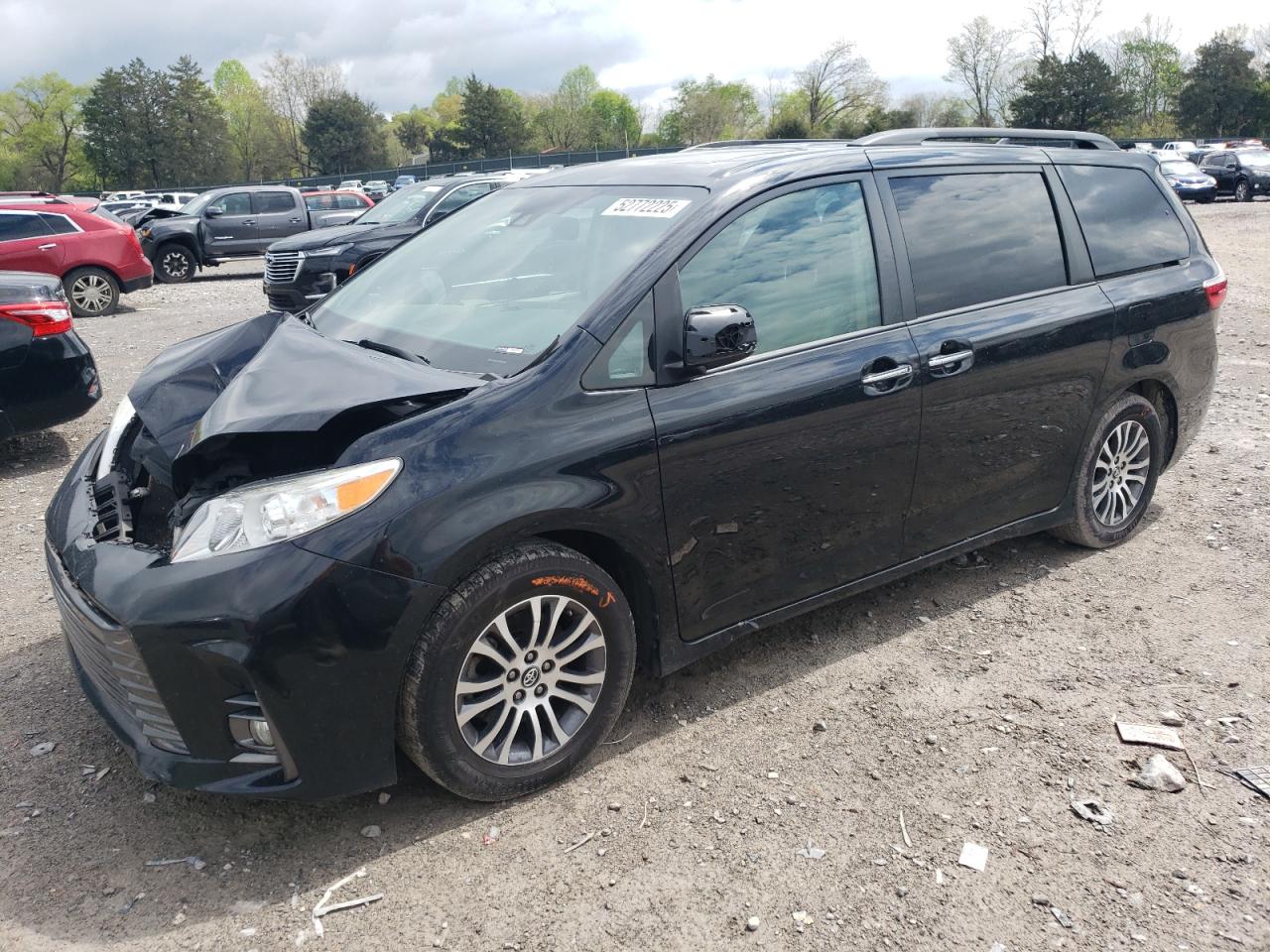 2019 Toyota Sienna Xle for Sale in Madisonville, TN - Front End