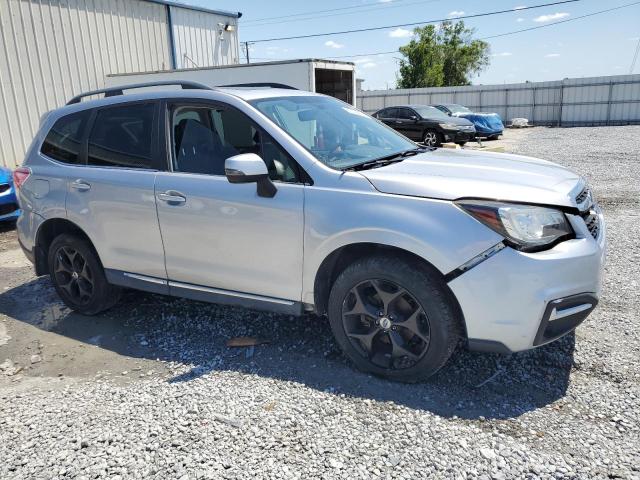  SUBARU FORESTER 2018 Srebrny