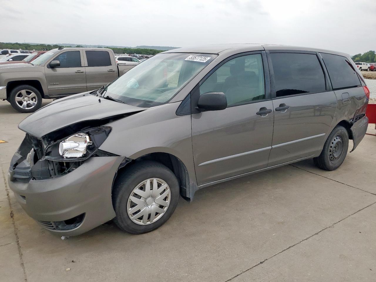 2004 Toyota Sienna Ce for Sale in Grand Prairie, TX - Front End