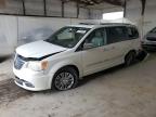 2013 Chrysler Town & Country Touring L იყიდება Lexington-ში, KY - All Over
