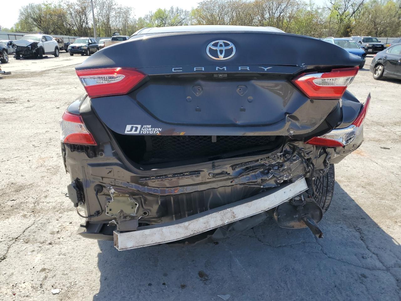 4T1B11HK5JU139645 TOYOTA CAMRY 2018