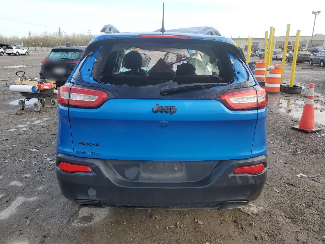 2018 Jeep Cherokee Latitude VIN: 1C4PJMCX3JD608391 Lot: 51928225