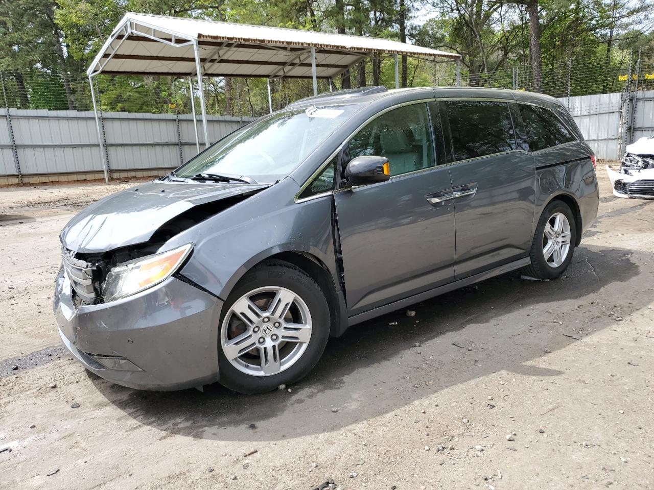 2013 Honda Odyssey Touring на продаже в Austell, GA - Front End
