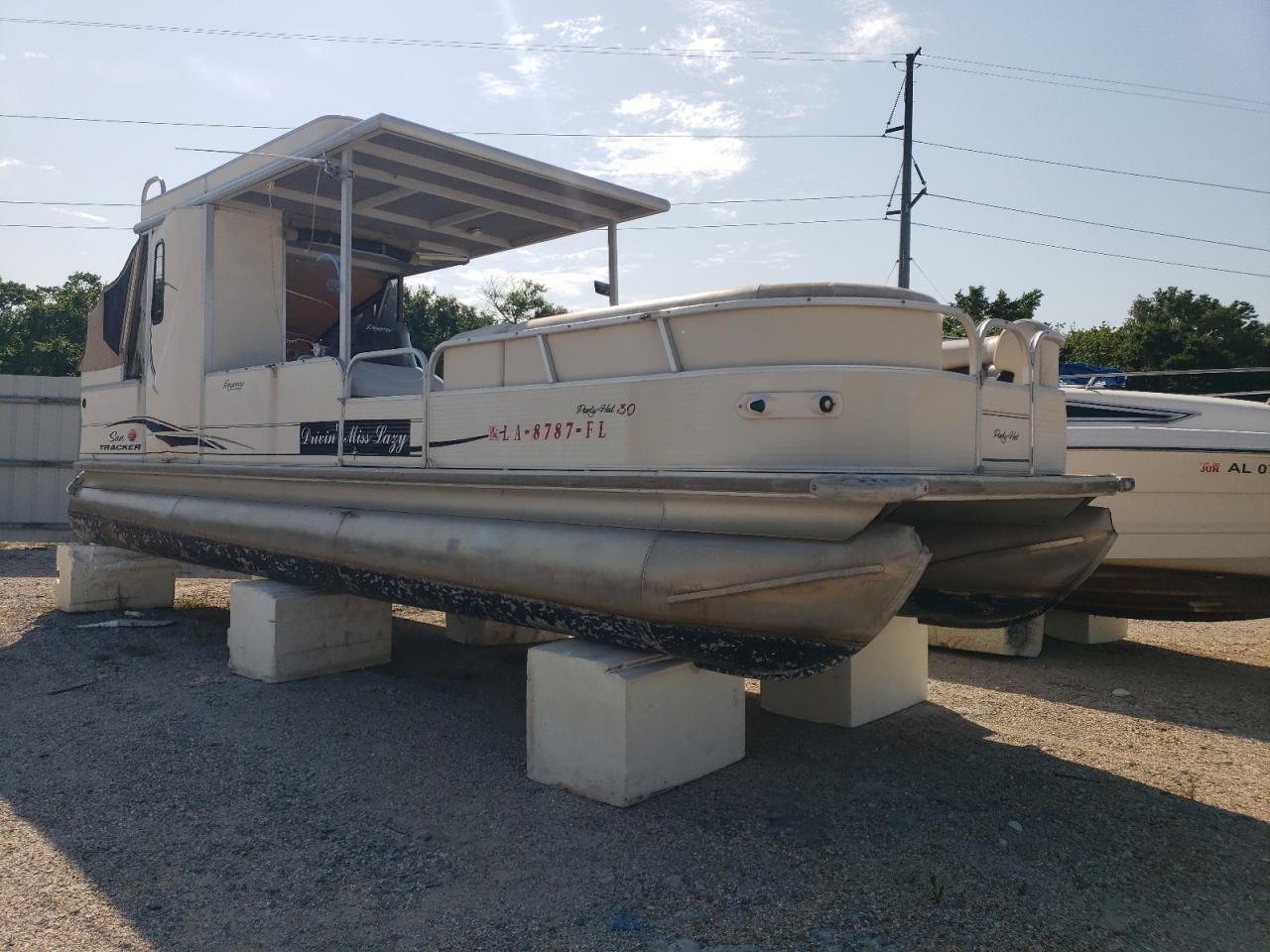 2005 Sun Tracker Fish Barge zu verkaufen in New Orleans, LA - Front End