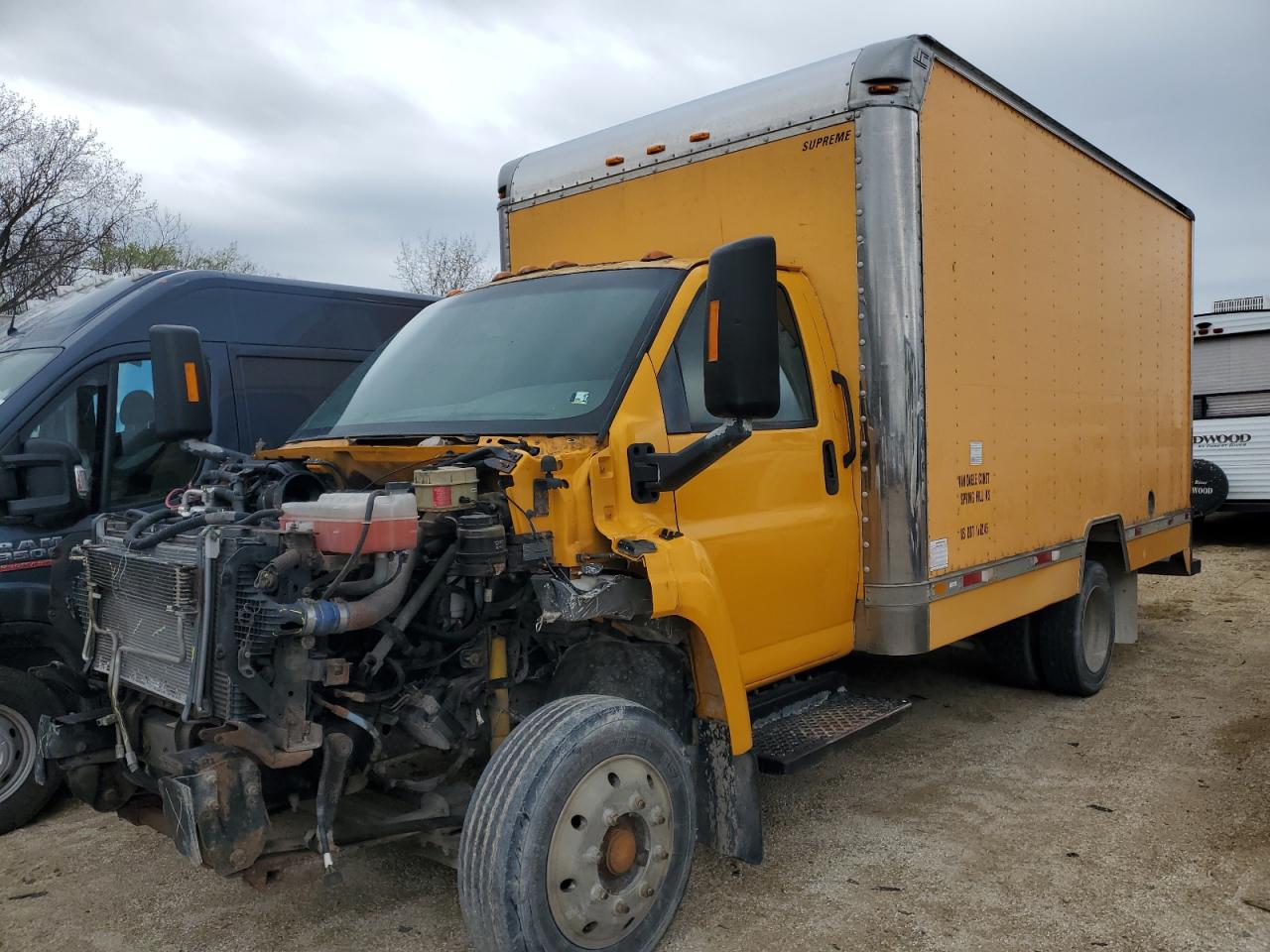 2004 Chevrolet C4500 C4V042 for Sale in Kansas City, KS - Front End