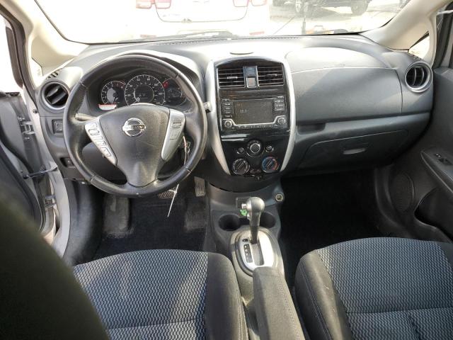  NISSAN VERSA 2017 Srebrny