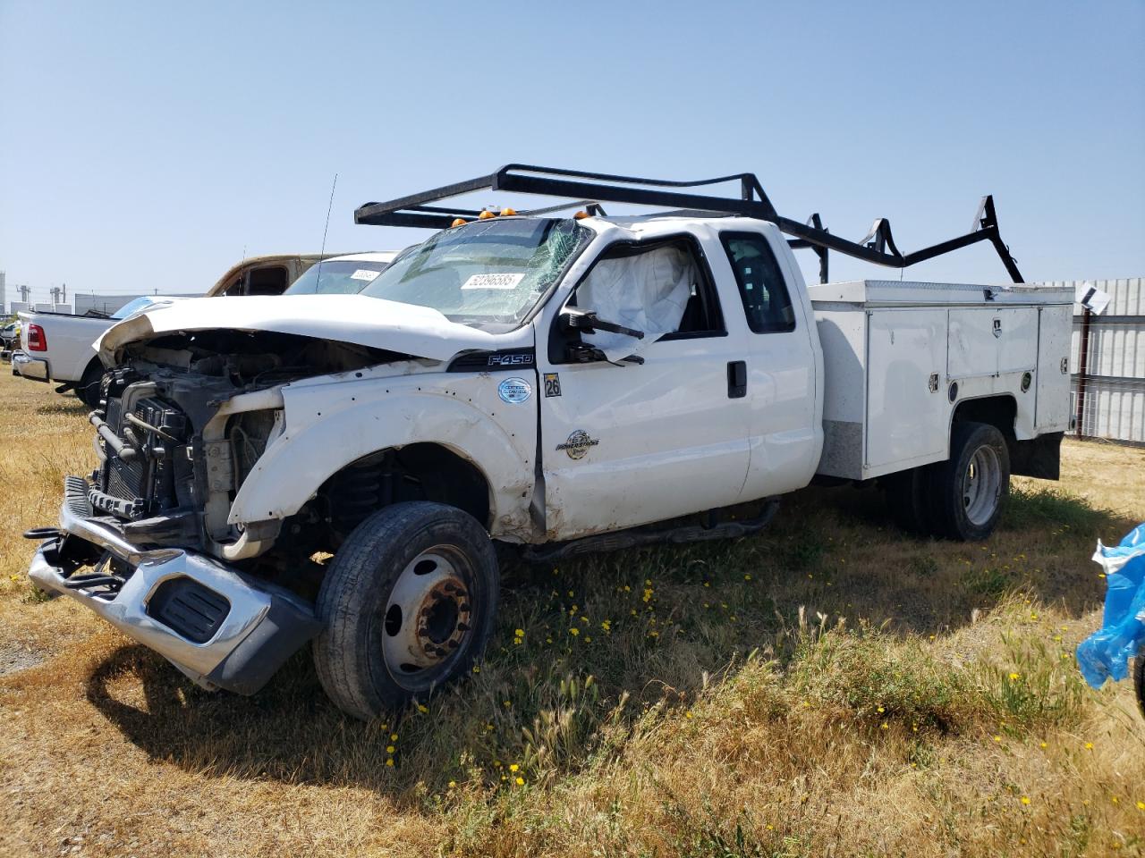 2016 Ford F450 Super Duty продається в Sacramento, CA - All Over