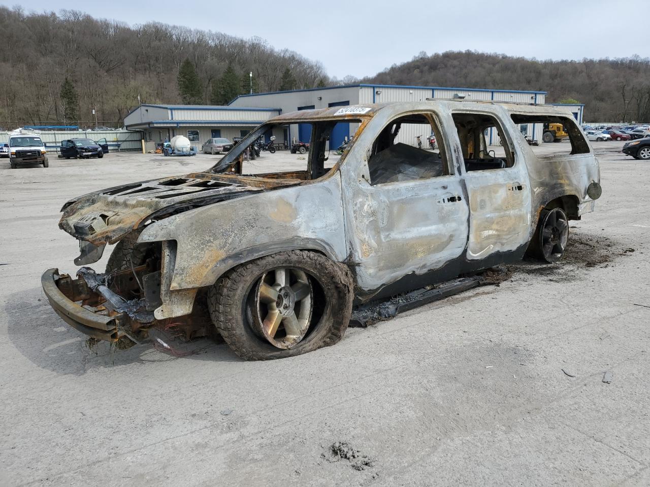 2007 Chevrolet Suburban K1500 للبيع في Ellwood City، PA - Burn