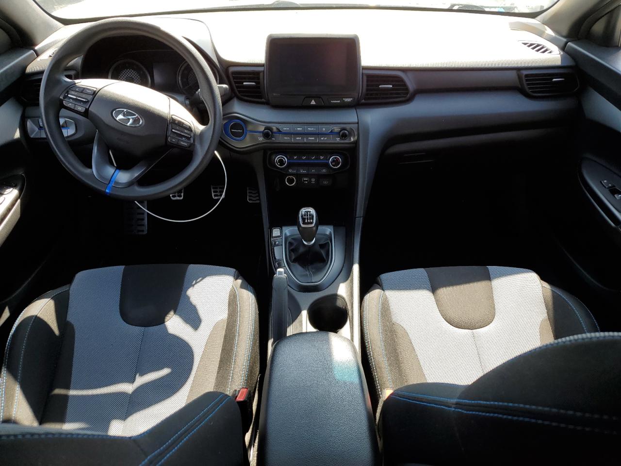 2020 Hyundai Veloster Base VIN: KMHTG6AF7LU027994 Lot: 52065775