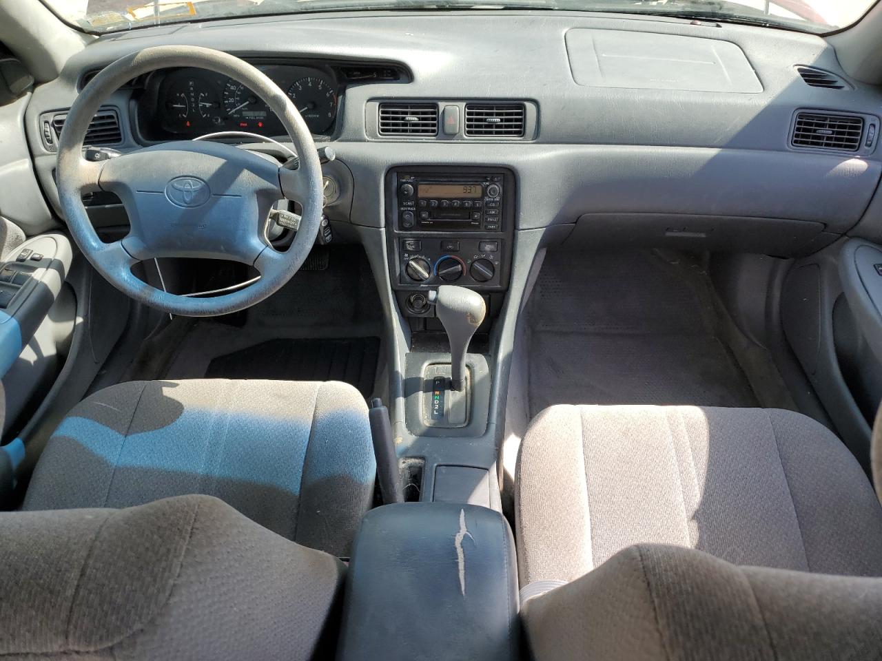 2000 Toyota Camry Ce VIN: JT2BG22K8Y0438087 Lot: 54333685