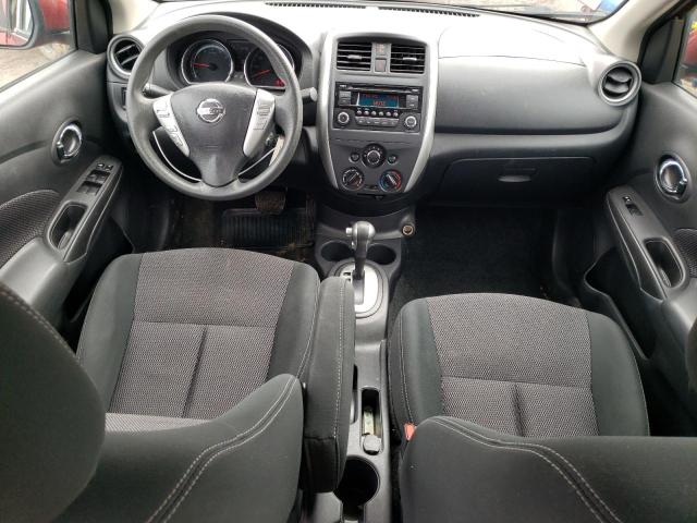 NISSAN VERSA 2018 Czerwony