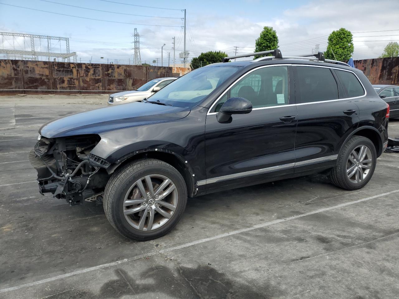 2016 Volkswagen Touareg Sport for Sale in Wilmington, CA - Front End