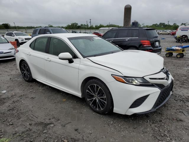  TOYOTA CAMRY 2018 Белый