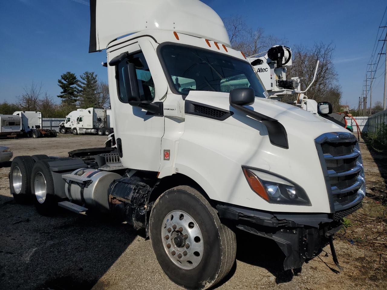Fort Wayne, IN에서 판매 중인 2024 Freightliner Cascadia Semi Truck - Side